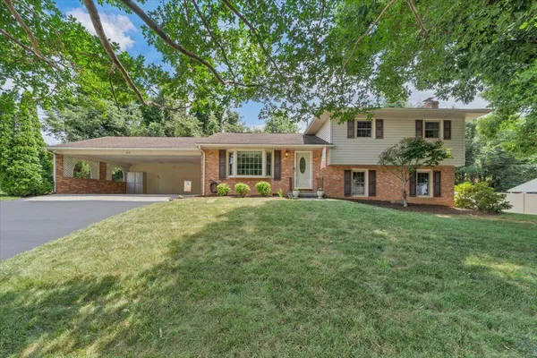$375,000 | 3175 Galloway Drive, Roanoke, VA 24018