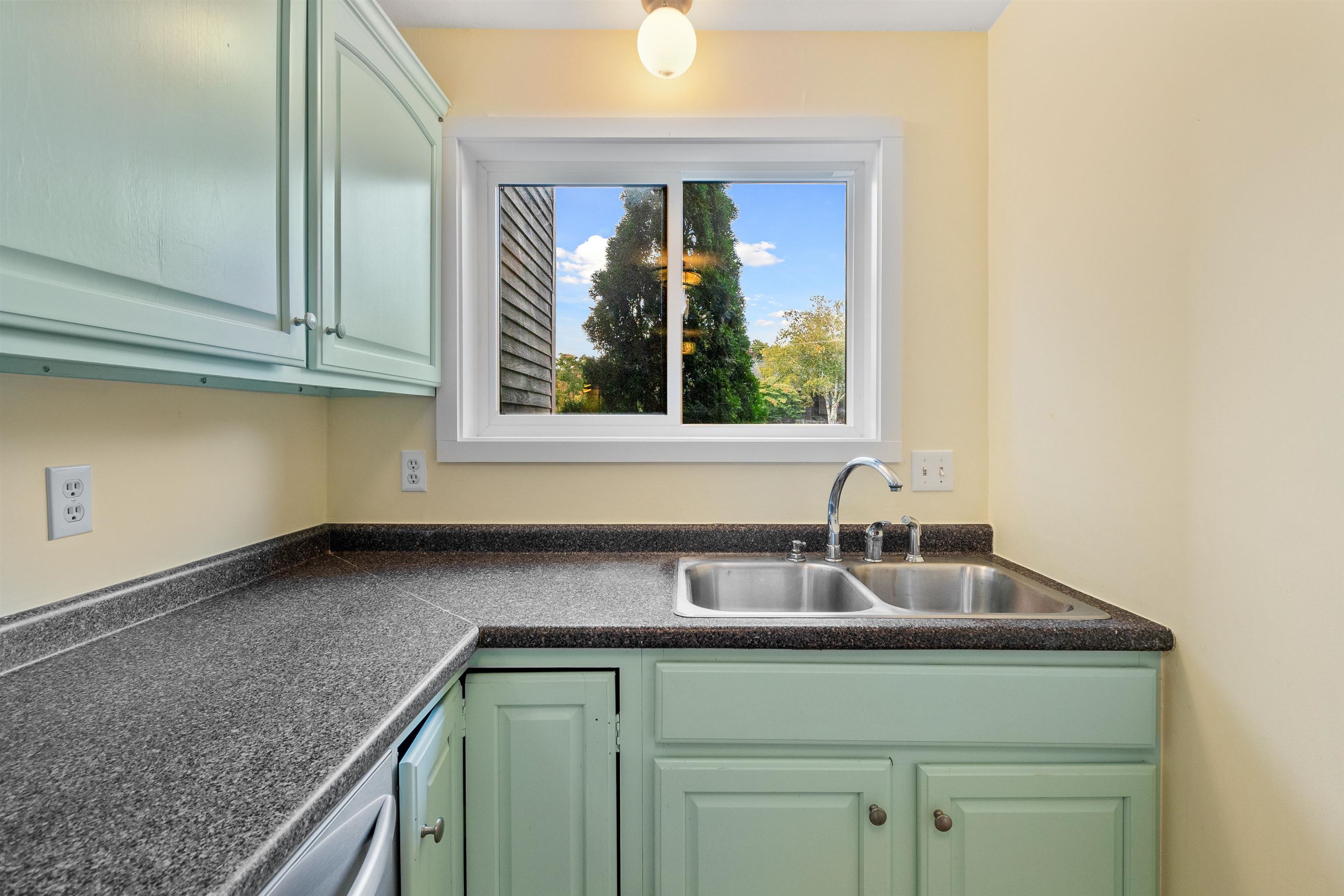 16 Thornhill Road Stratham, NH 03885 - Photo 34 of 39