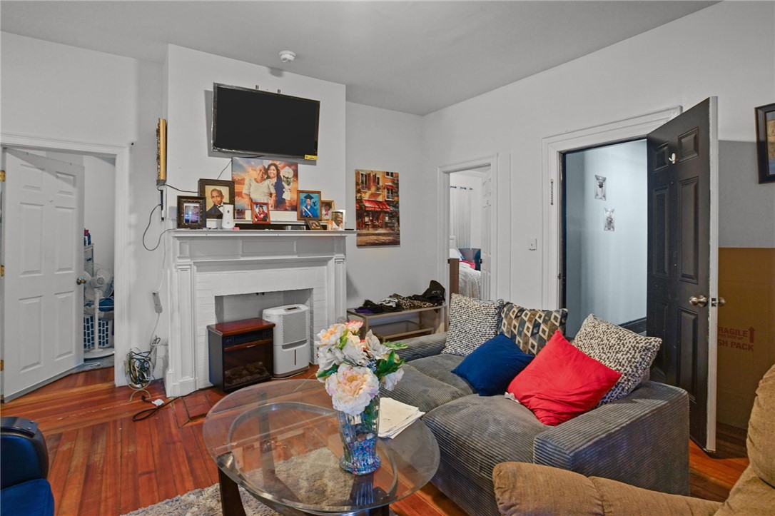 8 Atlantic Avenue Providence, RI 02907 - Photo 20 of 41