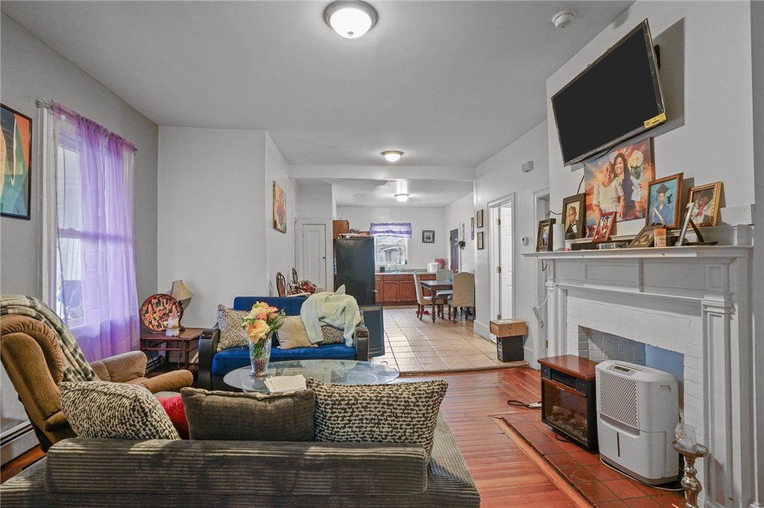 8 Atlantic Avenue Providence, RI 02907 - Photo 3 of 41