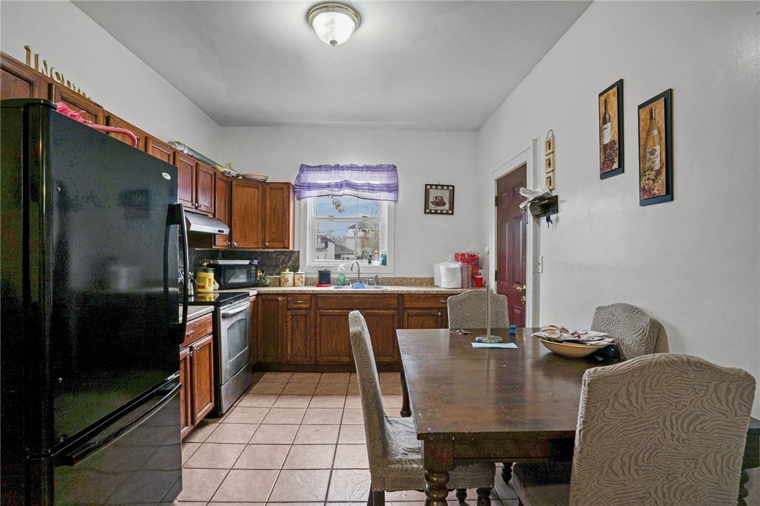 8 Atlantic Avenue Providence, RI 02907 - Photo 7 of 41