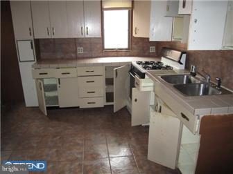 257 Bayard Road Upper Darby, PA 19082 - Photo 4 of 8 Kitchen
