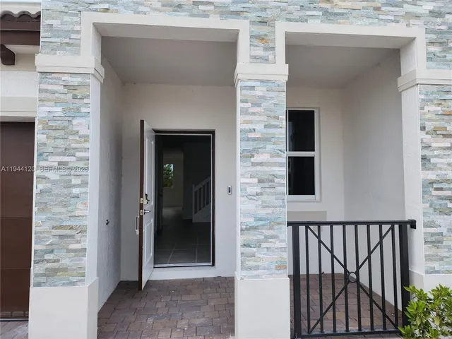 $3,200 | 2750 Southeast 24th Terrace, Unit 2750, Homestead, FL 33035