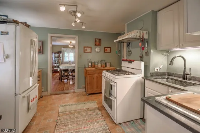 $425,000 | 31 Fox Farm Road, Phillipsburg, NJ 08865