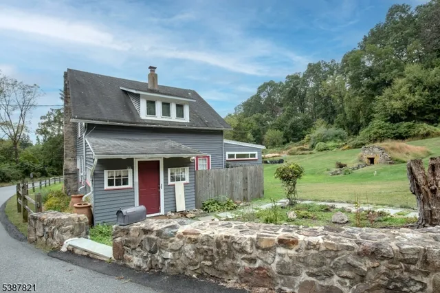 $425,000 | 31 Fox Farm Road, Phillipsburg, NJ 08865