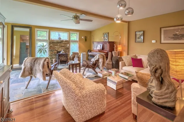 $425,000 | 31 Fox Farm Road, Phillipsburg, NJ 08865