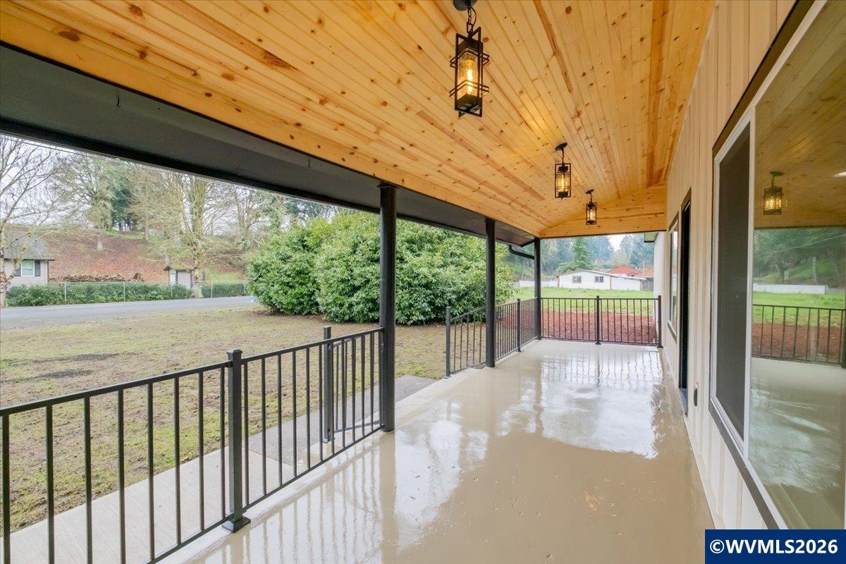 28411 Liberty Road Sweet Home, OR 97386 - Photo 14 of 50 a balcony with an outdoor space