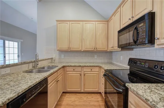 $350,000 | 245 Villa Creek Parkway, Canton, GA 30114