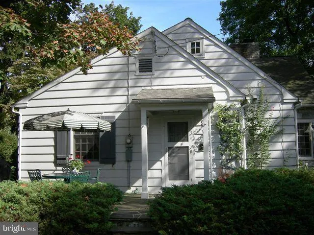 $525,000 | 1553 Hollywood Drive, Lancaster, PA 17601