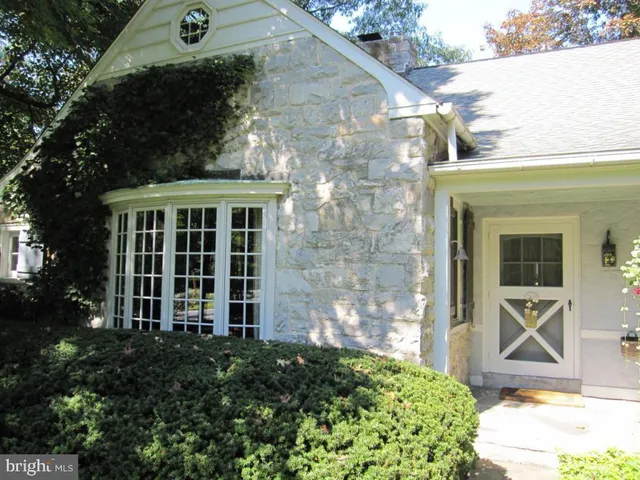 $525,000 | 1553 Hollywood Drive, Lancaster, PA 17601