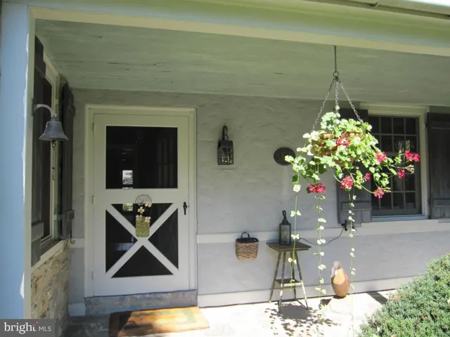 $525,000 | 1553 Hollywood Drive, Lancaster, PA 17601