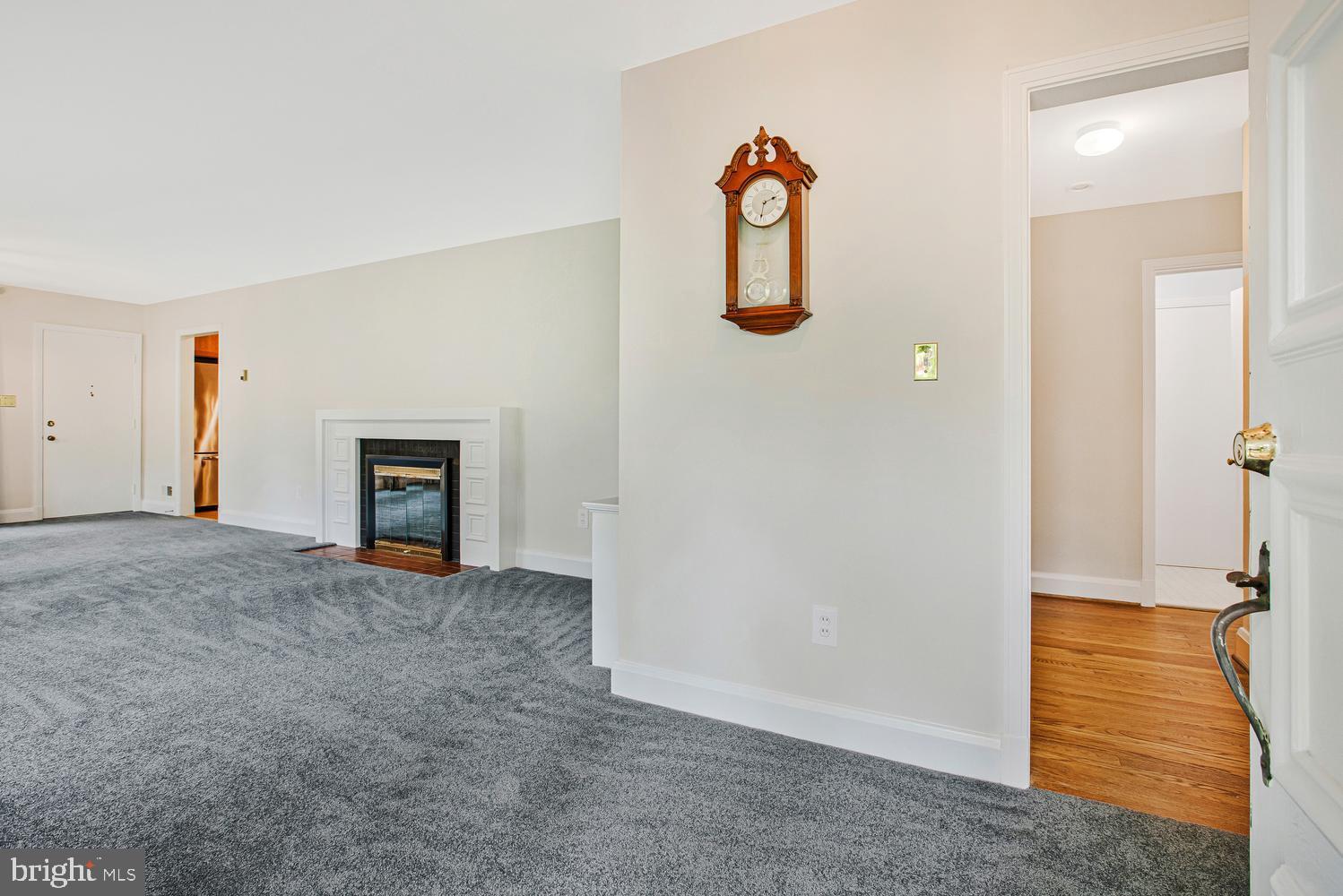 42 Sherwood Road Cockeysville, MD 21030 - Photo 7 of 44