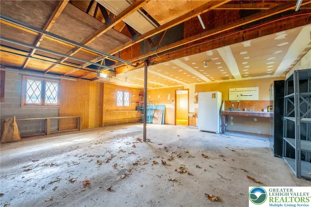 a view of yard and patio