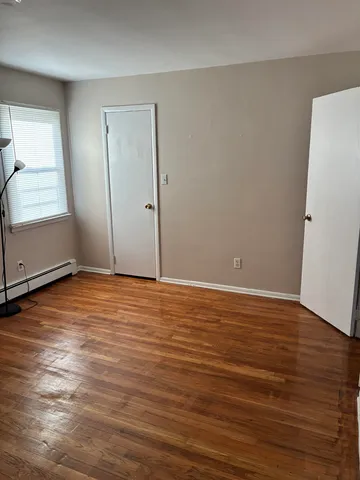 $2,300 | 4 East 10th Street, Bayonne, NJ 07002