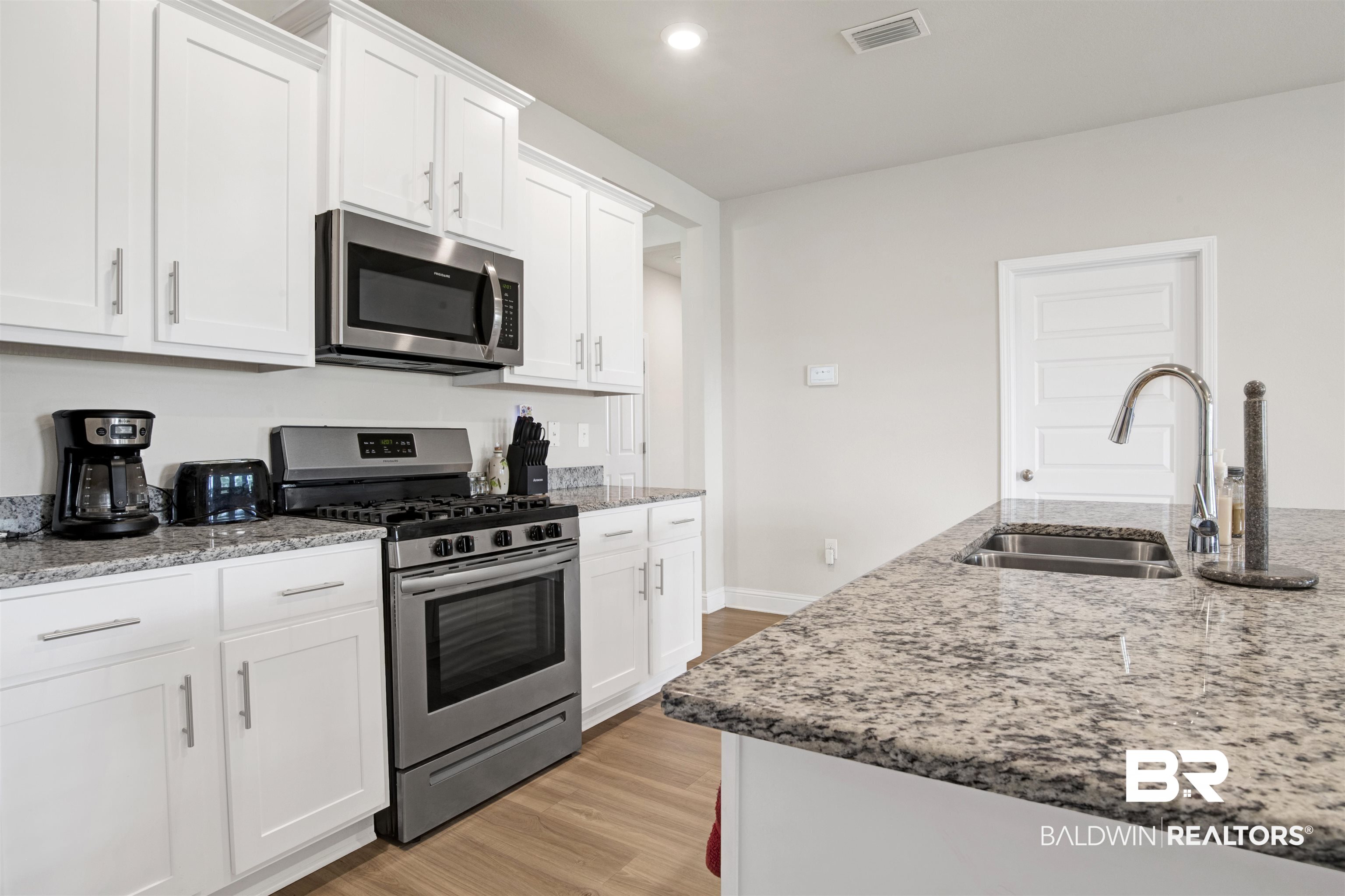 9306 Swan Point Road Daphne, AL 36526 - Photo 7 of 28 Kitchen