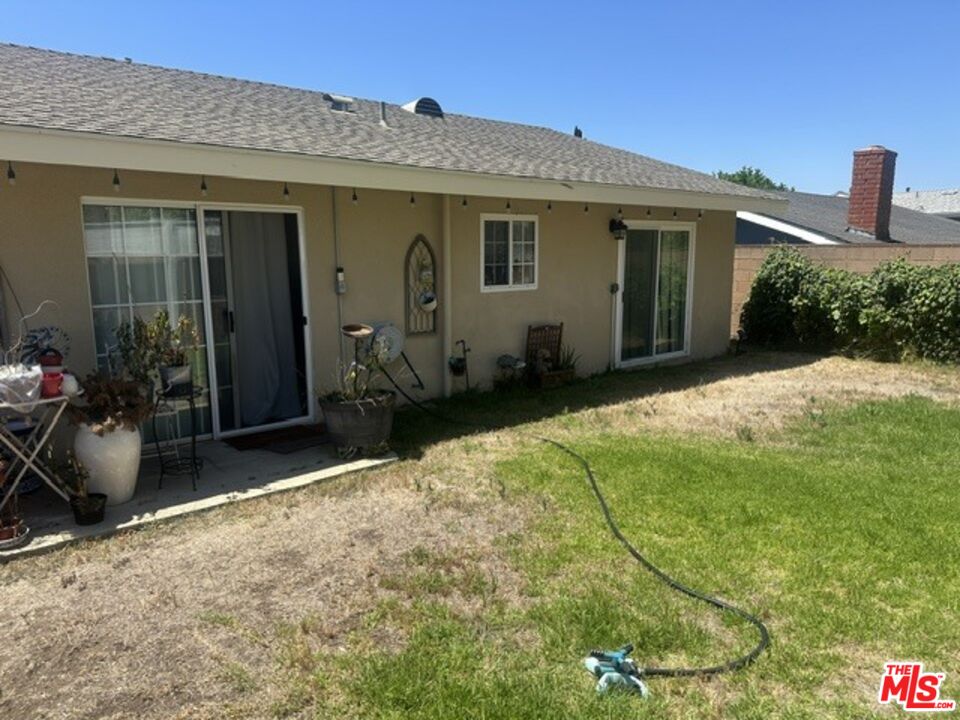 6733 Bernal Street Simi Valley, CA 93063 - Photo 3 of 8