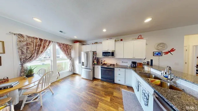 $264,700 | 106 Raider Court, Huntingburg, IN 47542