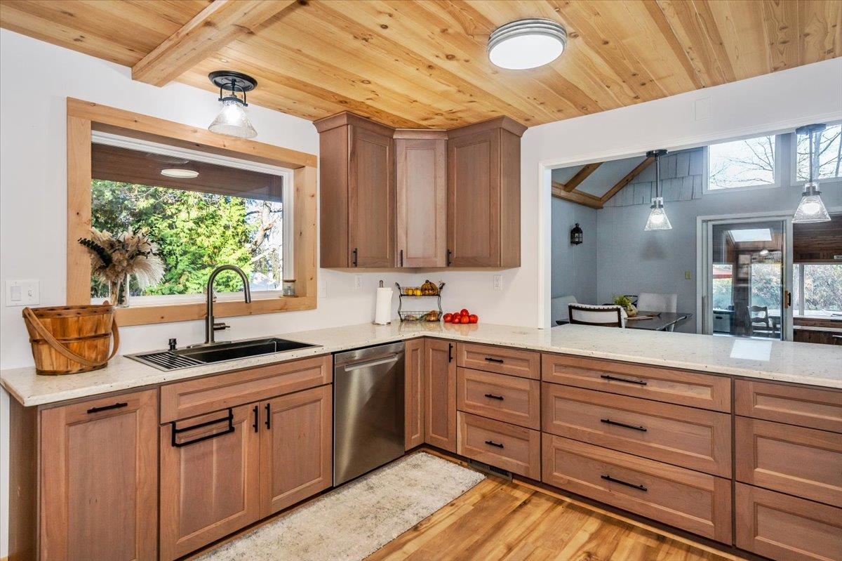 4728 Dow Road Saginaw, MN 55779 - Photo 4 of 49