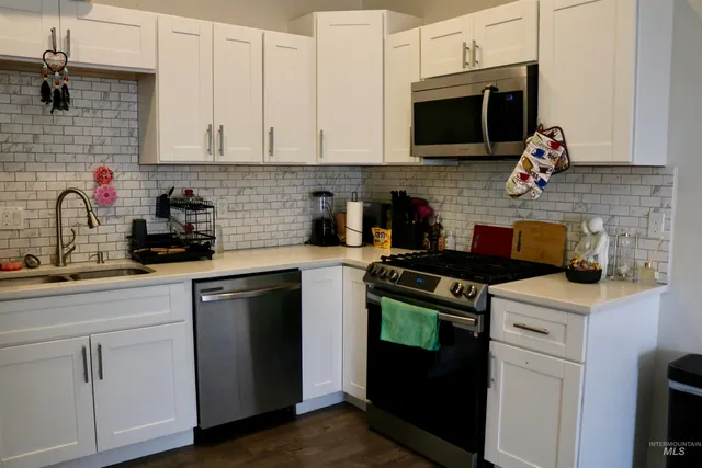 $409,900 | 286 / 288 Avenue, Wendell, ID 83355