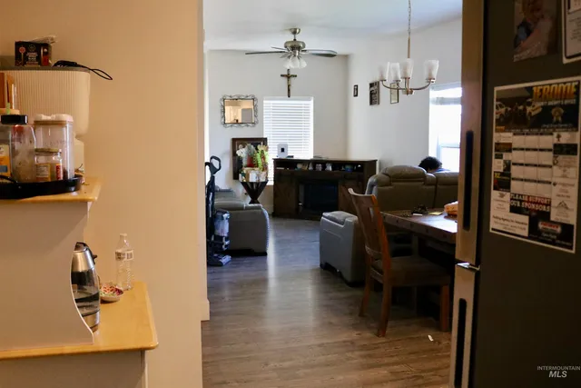 $409,900 | 286 / 288 Avenue, Wendell, ID 83355