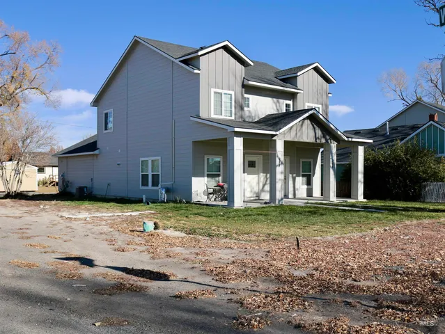 $409,900 | 286 / 288 Avenue, Wendell, ID 83355