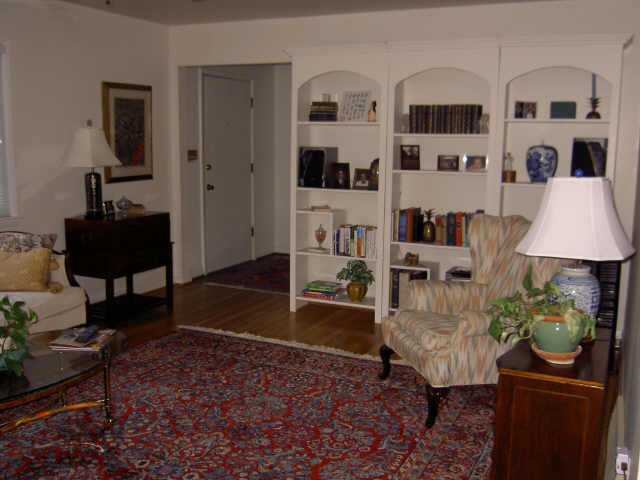 1581 Northam Road Columbus, OH 43221 - Photo 2 of 10