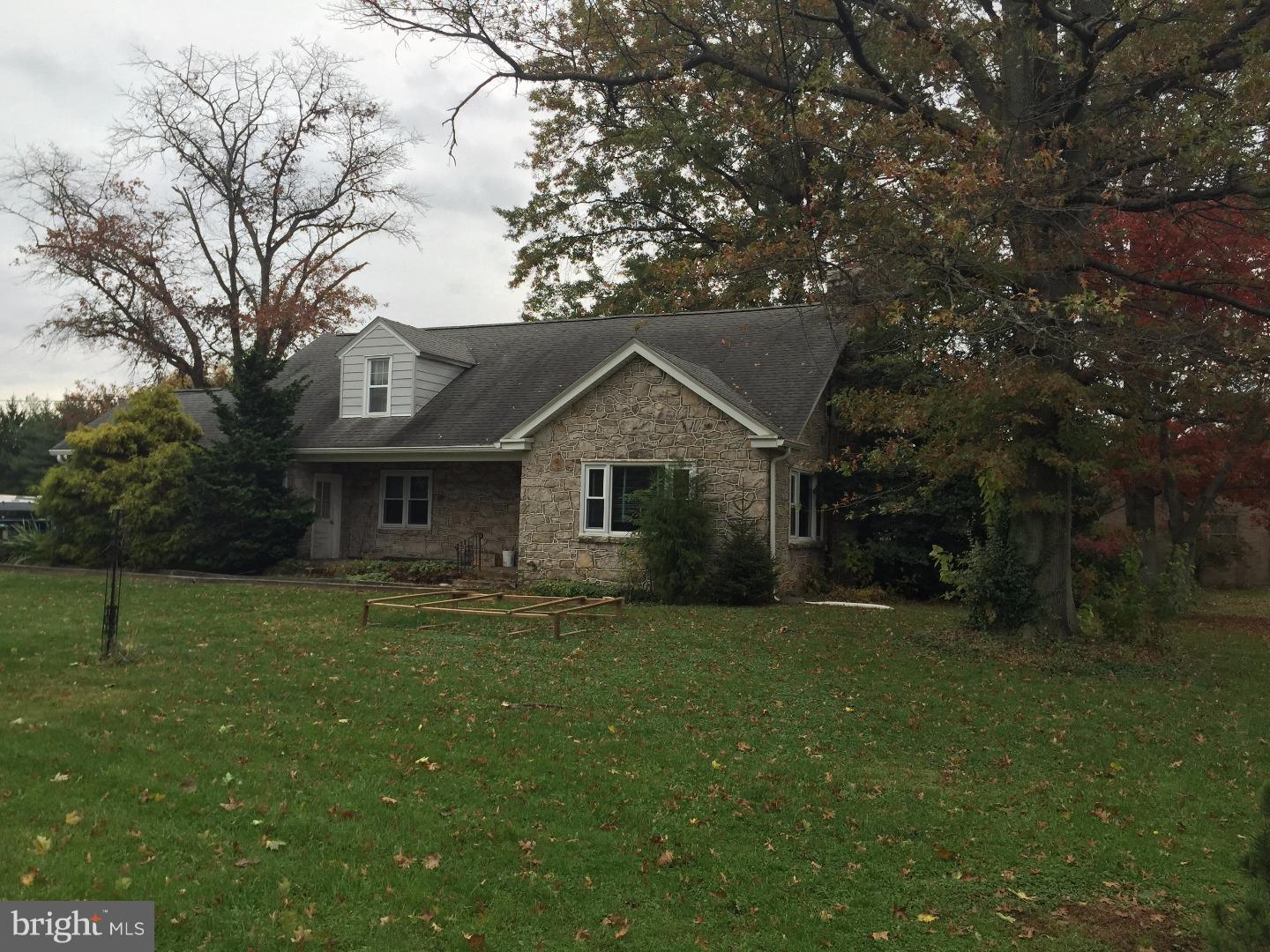 22 Country Club Road Royersford, PA 19468 - Photo 1 of 19 Exterior Front