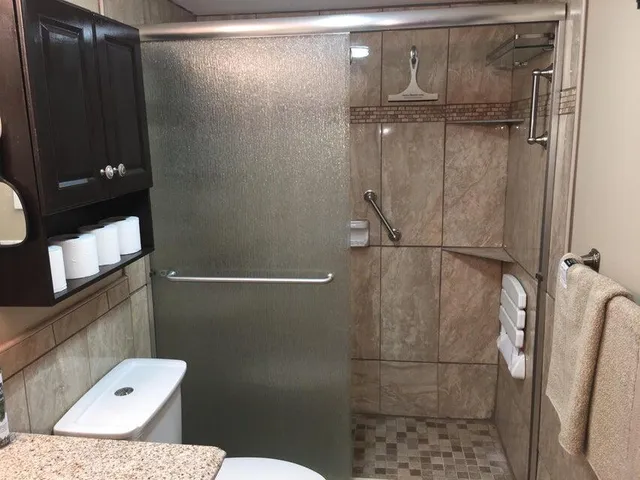 $2,000 | 4070 Tivoli Court, Unit 202, Lake Worth, FL 33467