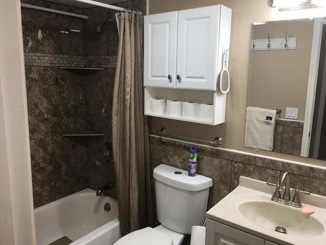 $2,000 | 4070 Tivoli Court, Unit 202, Lake Worth, FL 33467