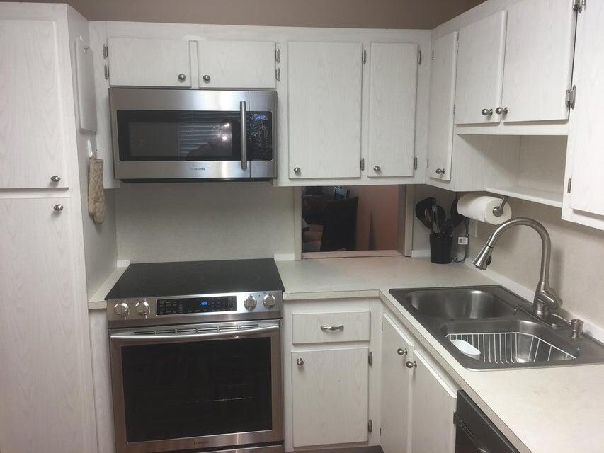 4070 Tivoli Court, Unit 202 Lake Worth, FL 33467 - Photo 2 of 18 20200312175306517666000000-o