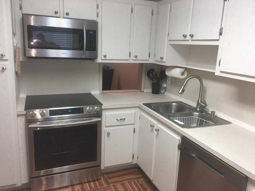 4070 Tivoli Court, Unit 202 Lake Worth, FL 33467 - Photo 3 of 18 20200312175307175998000000-o