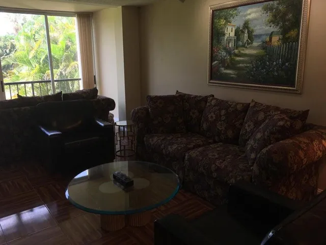 $2,000 | 4070 Tivoli Court, Unit 202, Lake Worth, FL 33467