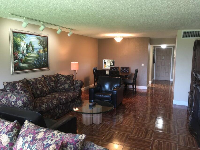 4070 Tivoli Court, Unit 202 Lake Worth, FL 33467 - Photo 9 of 18 20200312175312702742000000-o