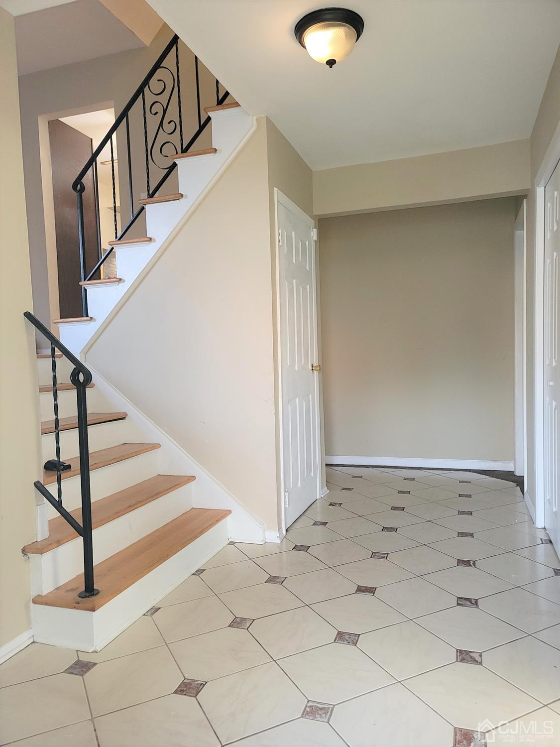 42 Rieder Road Edison, NJ 08817 - Photo 3 of 30 Gallery Image 3