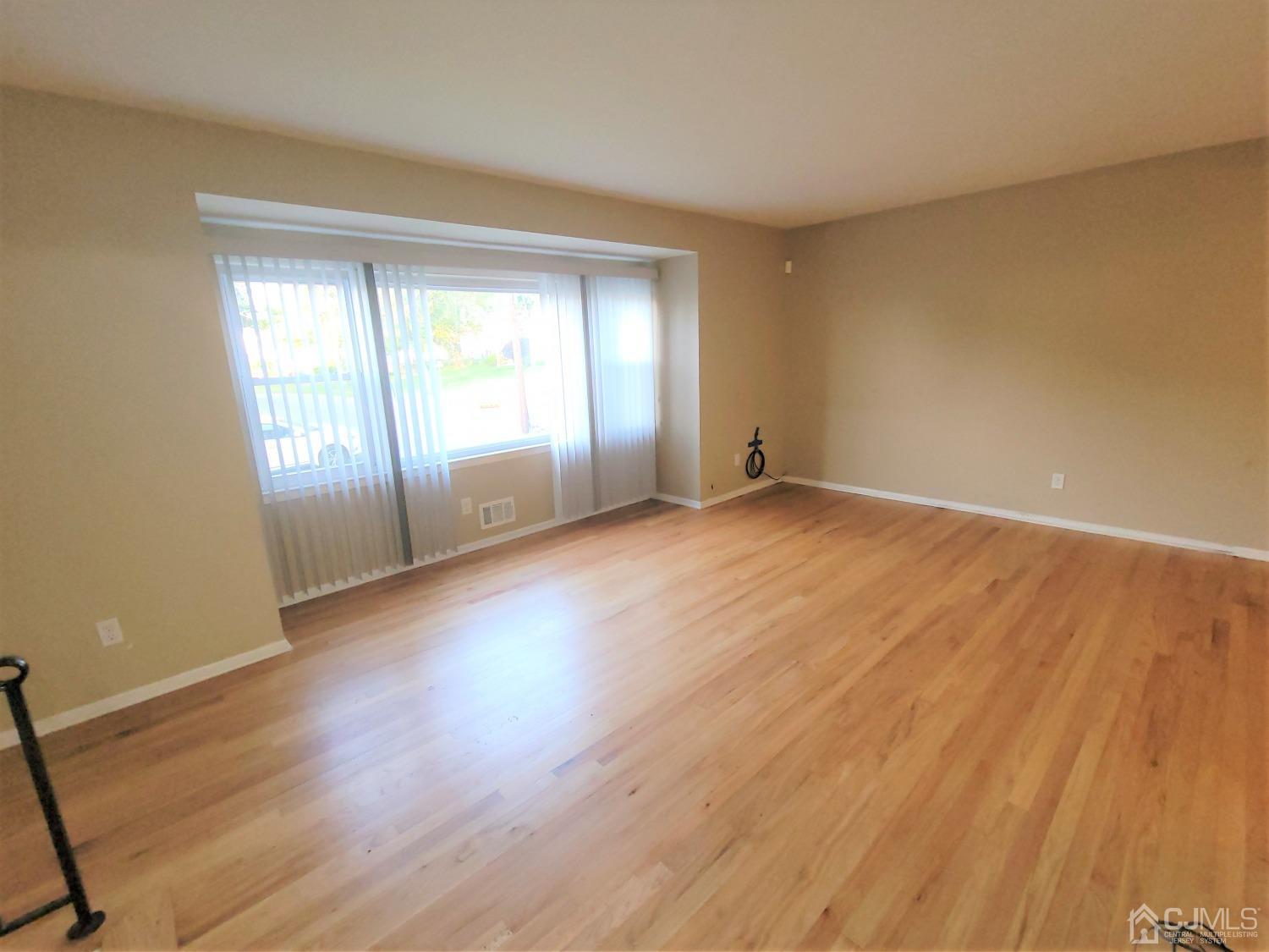 42 Rieder Road Edison, NJ 08817 - Photo 7 of 30 Gallery Image 7