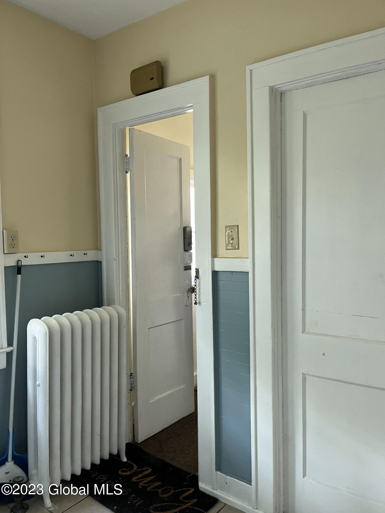 2011 Eastern Parkway, Unit 2R Schenectady, NY 12309 - Photo 3 of 16 IMG_4545