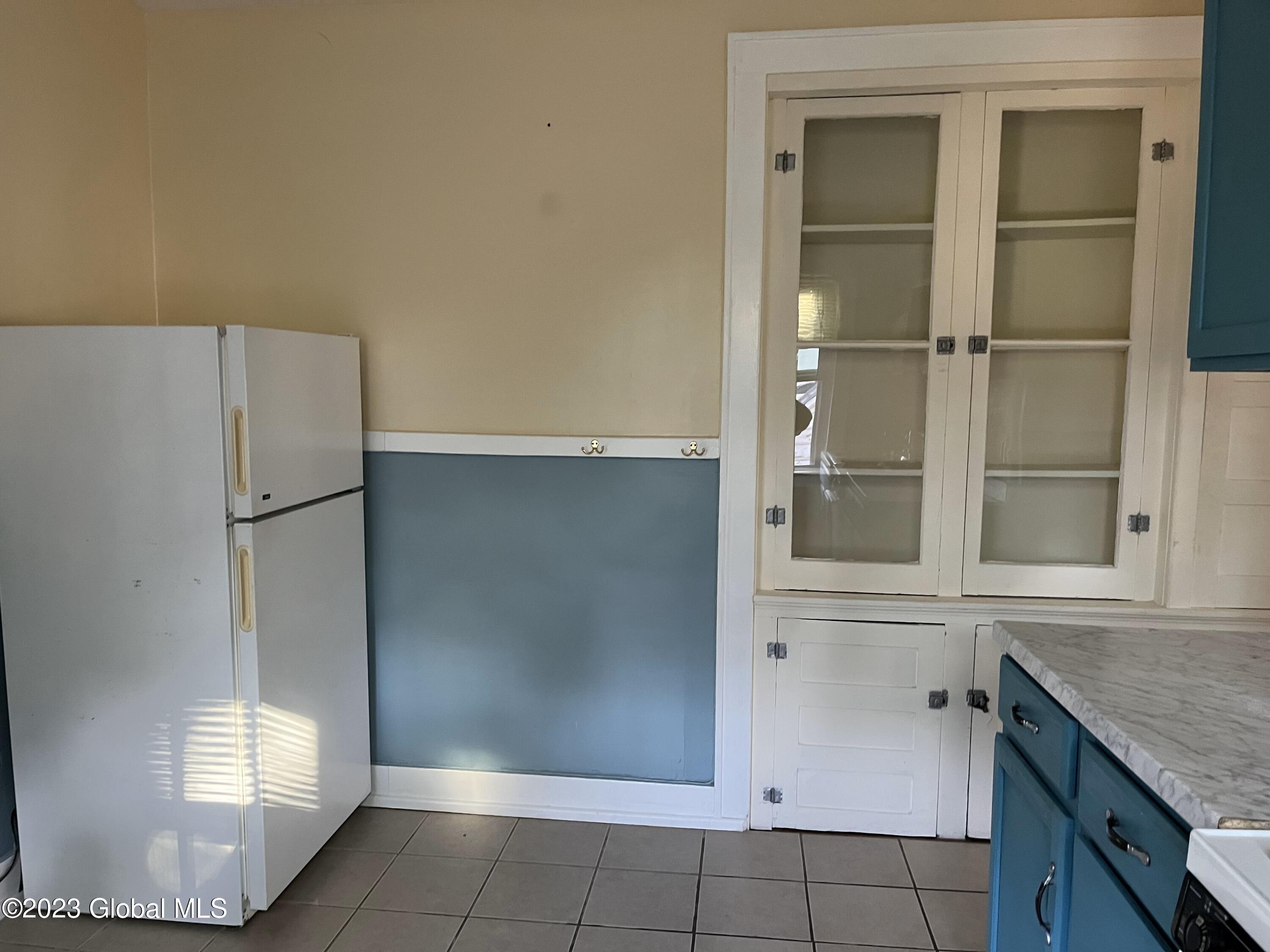 2011 Eastern Parkway, Unit 2R Schenectady, NY 12309 - Photo 5 of 16 IMG_4537