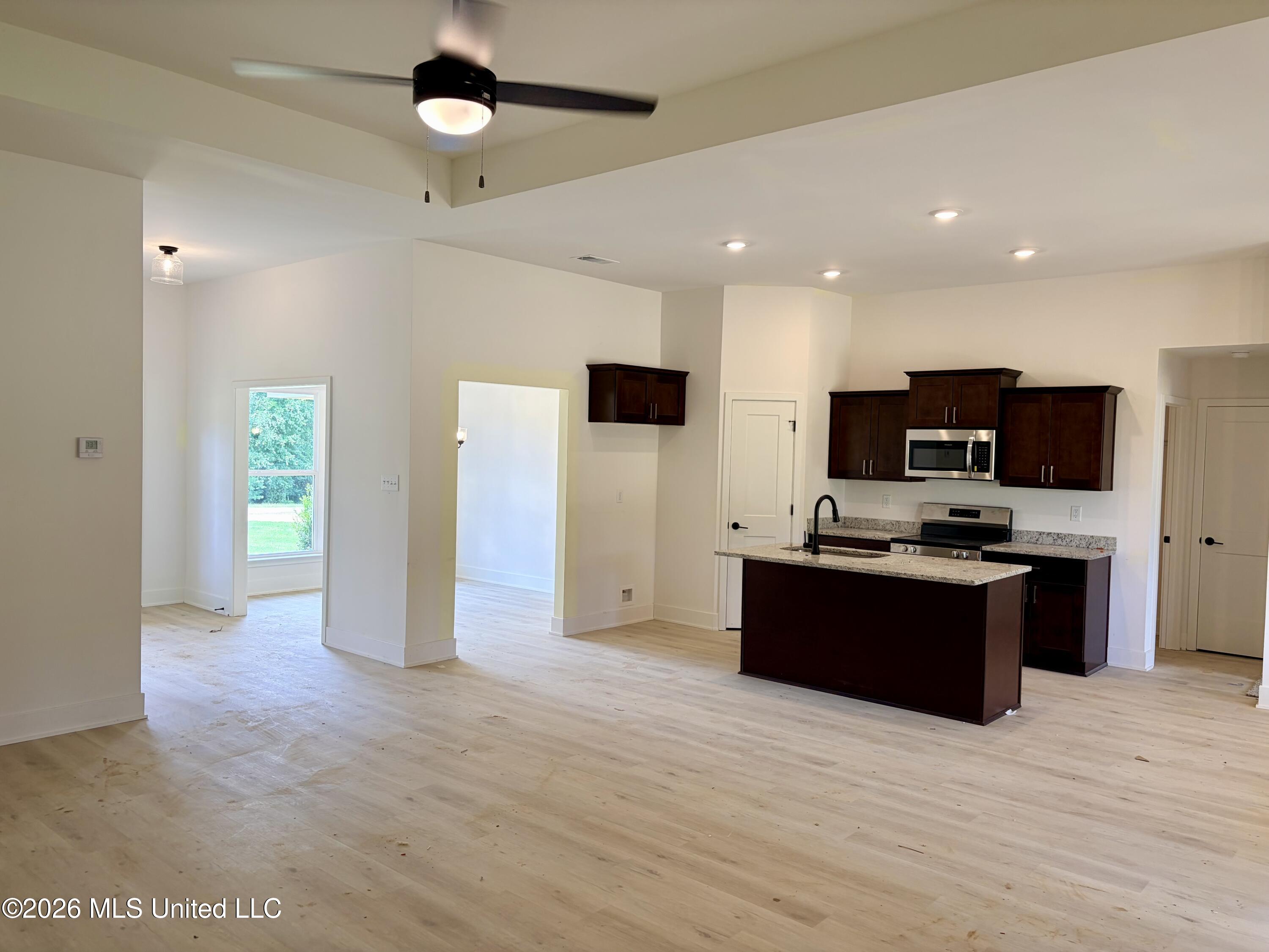 70 Farley Road Byhalia, MS 38611 - Photo 3 of 12 IMG_0300