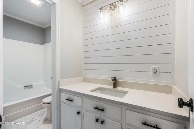 $785,000 | 384 Crooked Run Road, Willard, NC 28478