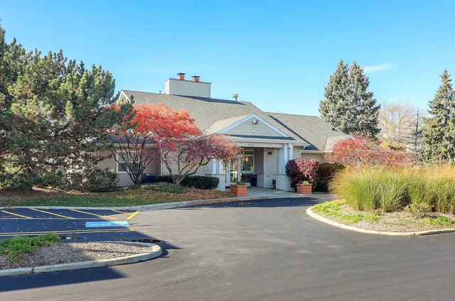 $180,000 | 726 North Gary Avenue, Unit 109A, Carol Stream, IL 60188