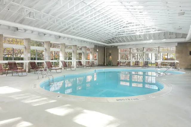 $180,000 | 726 North Gary Avenue, Unit 109A, Carol Stream, IL 60188