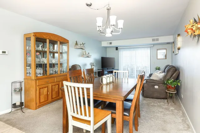 $180,000 | 726 North Gary Avenue, Unit 109A, Carol Stream, IL 60188