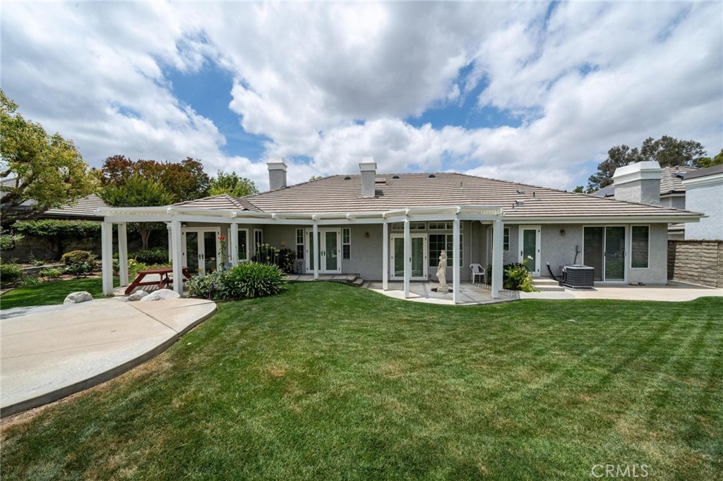 26072 Charing Cross Road Valencia, CA 91355 - Photo 29 of 105