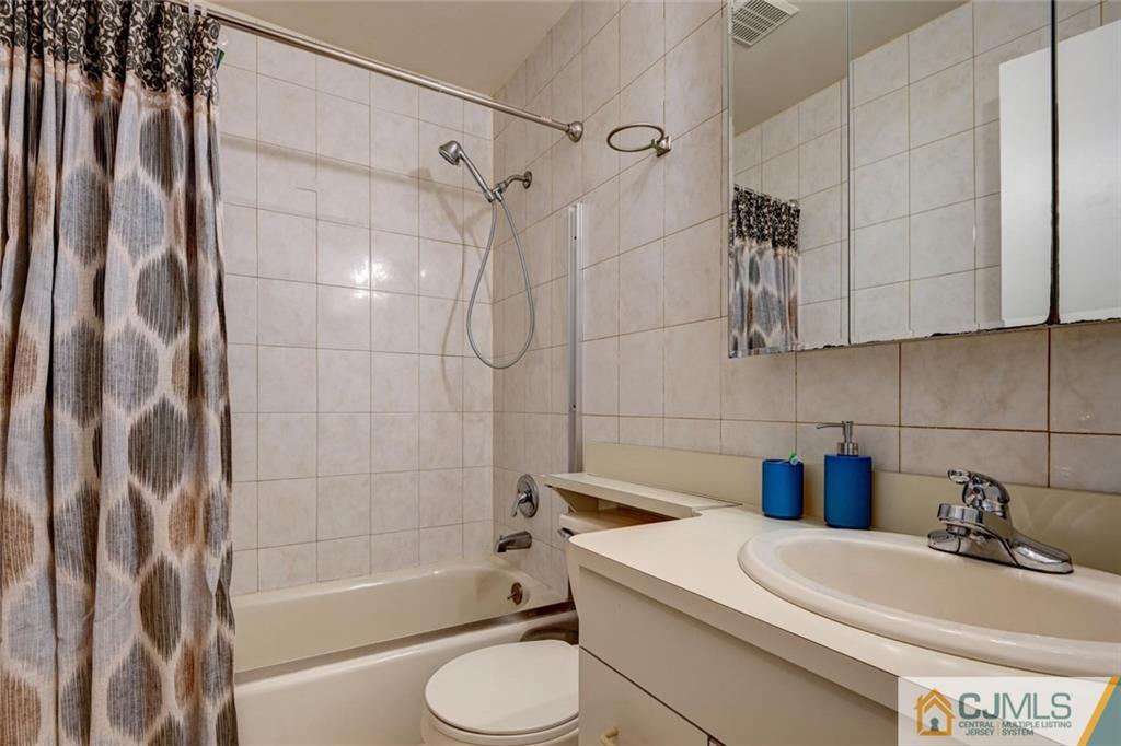 14 Myrtle Road East Brunswick, NJ 08816 - Photo 22 of 25 Gallery Image 22