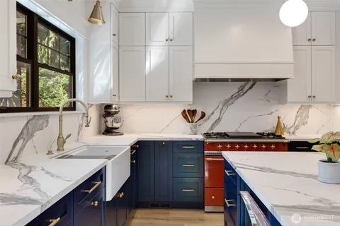 $1,495,000 | 929 20th Avenue, Seattle, WA 98122