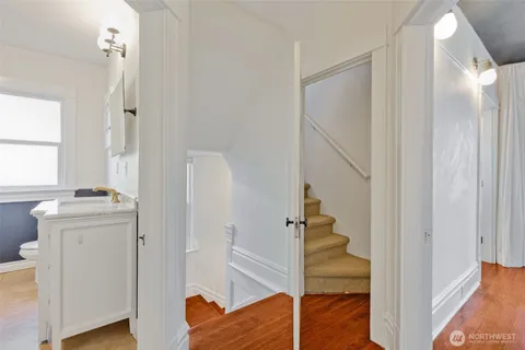 $1,495,000 | 929 20th Avenue, Seattle, WA 98122