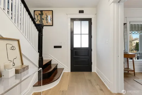 $1,495,000 | 929 20th Avenue, Seattle, WA 98122