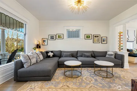 $1,495,000 | 929 20th Avenue, Seattle, WA 98122