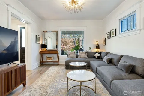 $1,495,000 | 929 20th Avenue, Seattle, WA 98122