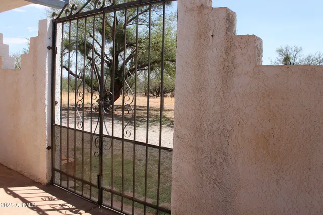 $305,000 | 6217 South Natoma Trail, Hereford, AZ 85615